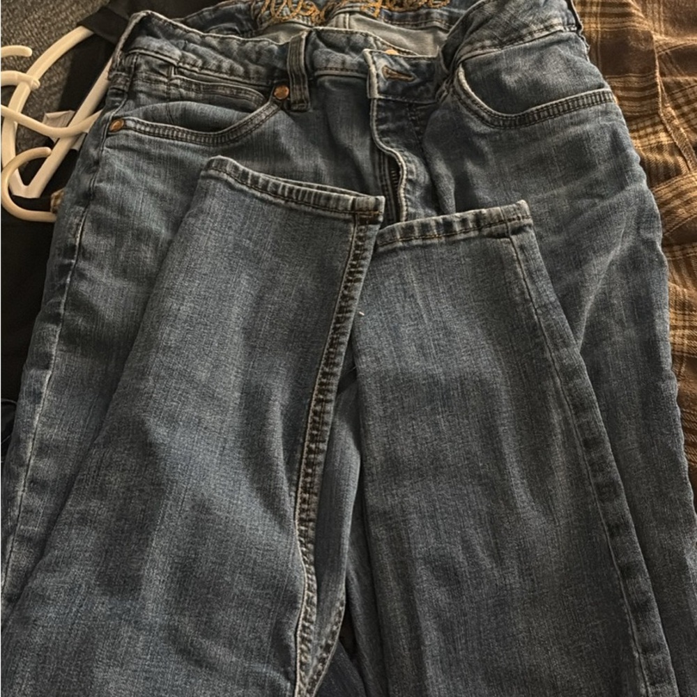 Wrangler Retro Blue Straight Leg Skinny Jeans with Classic Denim